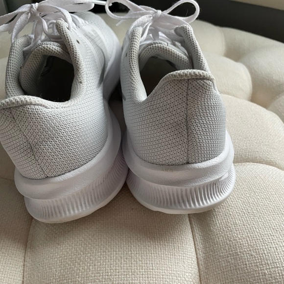 Women’s Nike Downshifter 8.5 White - Picture 5 of 7